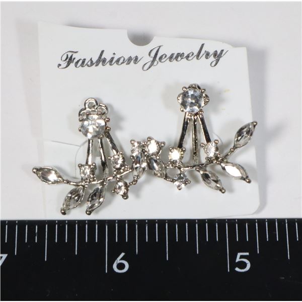 SILVER TONE RHINESTONE STUD EARRINGS