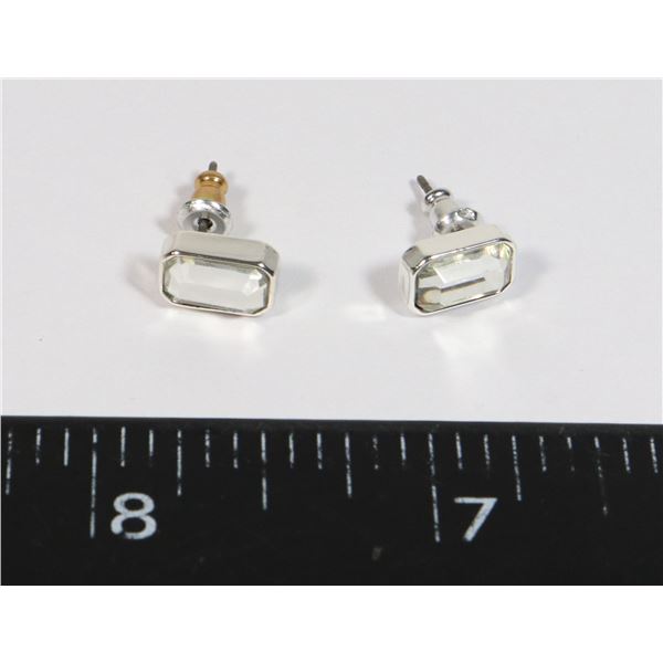CLEAR RHINESTONE STUD EARRINGS
