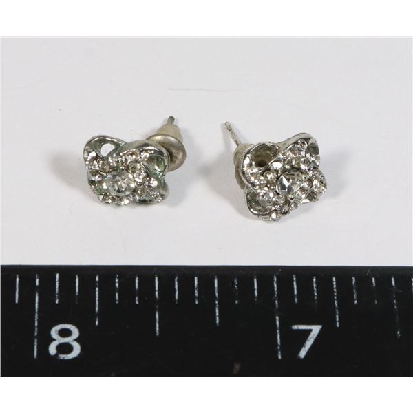SILVER TONE RHINESTONE STUD EARRINGS