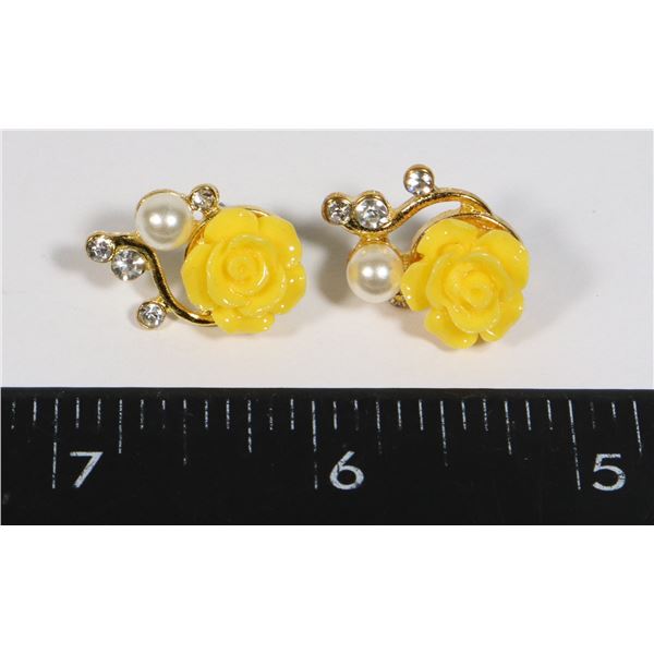 GOLD TONE YELLOW ROSE STUD EARRINGS
