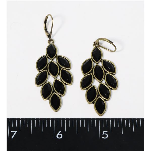 ANTIQUE GOLD TONE LEAF DARK RED RHINESTONE LEAF