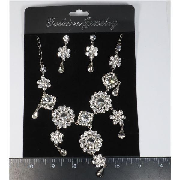 NEW SILVER TONE LARGE FLOWER DESIGN RHINESTONE