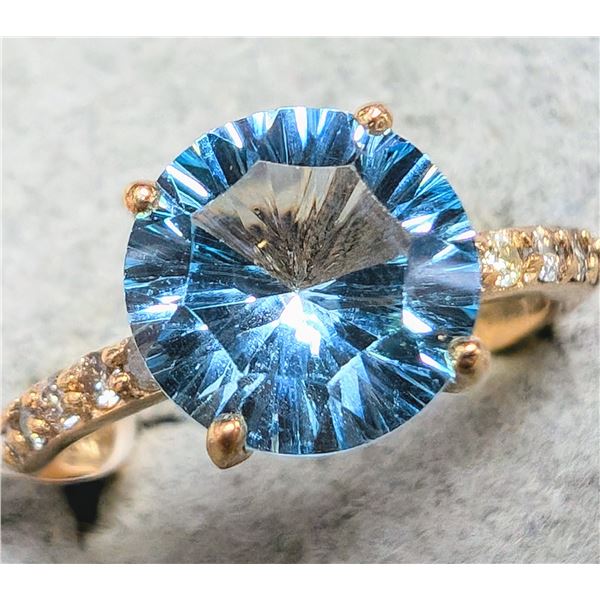 10K YELLOW GOLD 2.82G BLUE TOPAZ 3CT  & DIAMOND 0.12CT  RING (~SIZE 6.75)