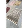 Image 2 : AREA RUG 66" X 50"