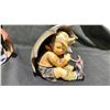 Image 2 : 2 GOEBEL HUMMELS FIGURINES