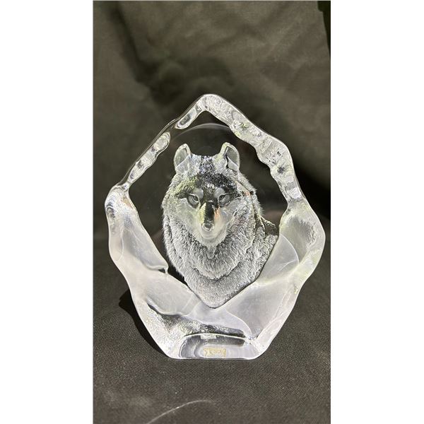 MATS JONASSON SWEDEN WOLF CARVED CRYSTAL