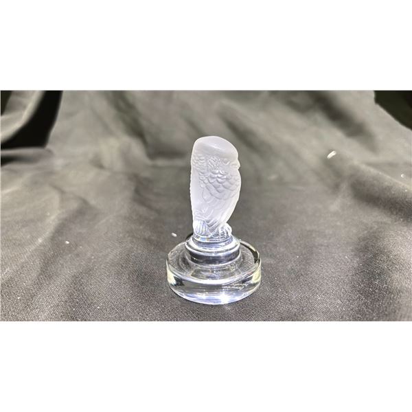 LALIQUE FROSTED BIRD CRYSTAL CARVING