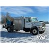 Image 2 : 1998 INTERNATIONAL 4700 DT466E S/A SERVICE TRUCK