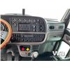 Image 9 : 2016 PETERBILT 367 TRI DRIVE SLEEPER TRUCK TRACTOR