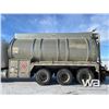Image 22 : 2010 KENWORTH T800 TRI DRIVE SLEEPER TANK TRUCK