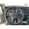 Image 10 : 2016 KENWORTH W900 T/A SLEEPER TRUCK TRACTOR