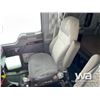 Image 7 : 2010 KENWORTH W900 T/A SLEEPER TRUCK TRACTOR