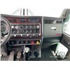 Image 8 : 2010 KENWORTH W900 T/A SLEEPER TRUCK TRACTOR