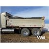 Image 28 : 1997 KENWORTH T800 T/A SLEEPER DUMP TRUCK