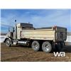 Image 4 : 1997 KENWORTH T800 T/A SLEEPER DUMP TRUCK