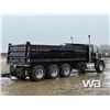 Image 3 : 2005 KENWORTH T800 TRI DRIVE DUMP TRUCK