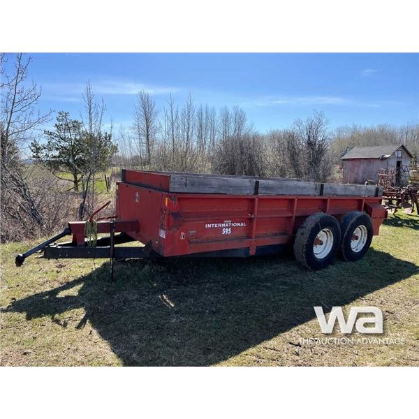 INTERNATIONAL 595 T/A MANURE SPREADER