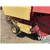Image 19 : NEW HOLLAND 853 ROUND BALER