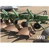 Image 6 : JOHN DEERE A3200 6 BOTTOM PLOW