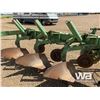 Image 8 : JOHN DEERE A3200 6 BOTTOM PLOW