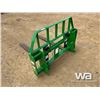 Image 4 : JOHN DEERE PALLET FORKS