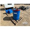 Image 3 : 45 GALLON OIL DRUM WITH ROLLER CART
