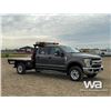 Image 2 : 2017 FORD F-350 CREW CAB FLATBED TRUCK