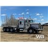 Image 2 : 2019 KENWORTH T800 TRI DRIVE SLEEPER WINCH TRACTOR