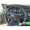 Image 10 : 2013 KENWORTH C500 TRI DRIVE SLEEPER WINCH TRACTOR