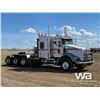 Image 2 : 2012 KENWORTH T800 TRI DRIVE SLEEPER WINCH TRACTOR