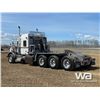 Image 4 : 2012 KENWORTH T800 TRI DRIVE SLEEPER WINCH TRACTOR