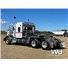 Image 4 : 2018 KENWORTH T800 T/A SLEEPER WINCH TRACTOR