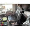 Image 7 : 2015 KENWORTH W900 T/A SLEEPER WINCH TRACTOR