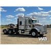 Image 2 : 2015 KENWORTH T800 T/A SLEEPER WINCH TRACTOR