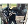 Image 6 : 2015 KENWORTH T800 T/A SLEEPER WINCH TRACTOR