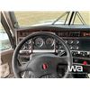 Image 10 : 2014 KENWORTH T800 T/A SLEEPER WINCH TRACTOR