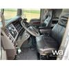 Image 6 : 2014 KENWORTH T800 T/A SLEEPER WINCH TRACTOR