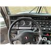 Image 10 : 2015 KENWORTH T800 T/A SLEEPER WINCH TRACTOR