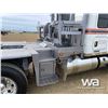 Image 29 : 2015 KENWORTH T800 T/A SLEEPER WINCH TRACTOR