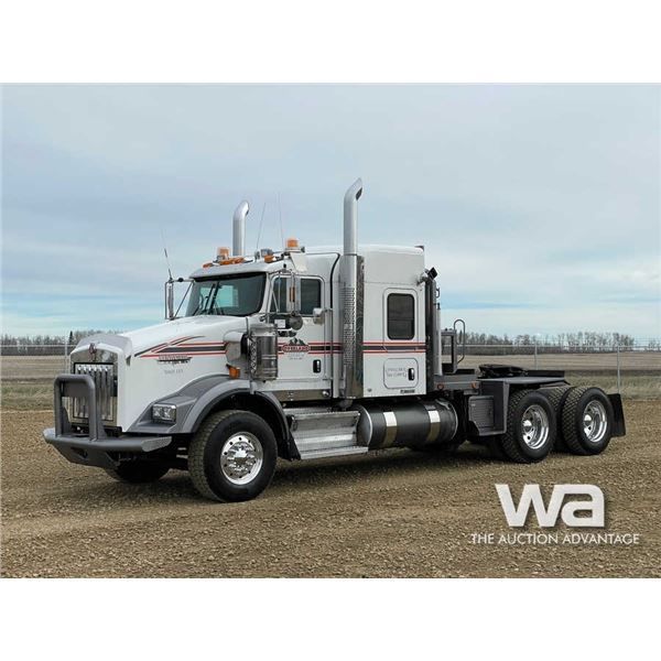 2013 KENWORTH T800 T/A SLEEPER WINCH TRUCK