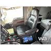 Image 7 : 2011 KENWORTH T800 T/A SLEEPER WINCH TRACTOR