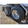 Image 22 : 2001 PETERBILT 378 T/A SLEEPER WINCH TRACTOR