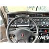 Image 11 : 2016 KENWORTH T800 TRI-DRIVE TRUCK TRACTOR