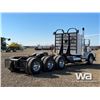 Image 3 : 2016 KENWORTH T800 TRI-DRIVE SLEEPER TRUCK TRACTOR