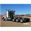 Image 4 : 2016 KENWORTH T800 TRI-DRIVE SLEEPER TRUCK TRACTOR
