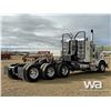 Image 3 : 2016 KENWORTH T800 TRI-DRIVE SLEEPER TRUCK TRACTOR