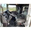 Image 6 : 2015 KENWORTH T800 TRI-DRIVE TRUCK TRACTOR