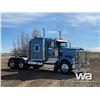 Image 2 : 2013 KENWORTH W900 T/A SLEEPER TRUCK TRACTOR