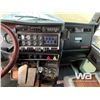 Image 8 : 2013 KENWORTH W900 T/A SLEEPER TRUCK TRACTOR