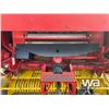 Image 21 : NEW HOLLAND BR780A ROUND BALER